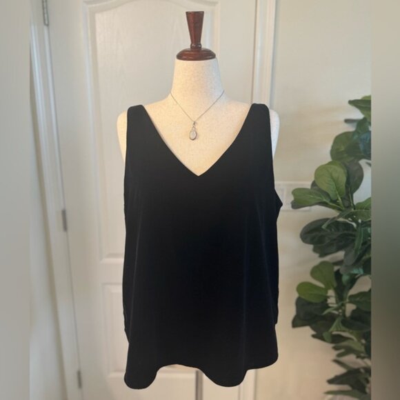Black Velour Camisole in Women’s Size XL ❤️ - Picture 7 of 11